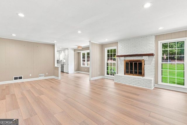 5013 Fox Forest Circle SW, Lilburn, GA 30047