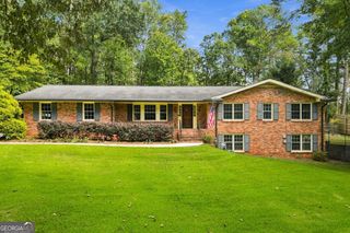 5013 Fox Forest Circle SW, Lilburn, GA 30047