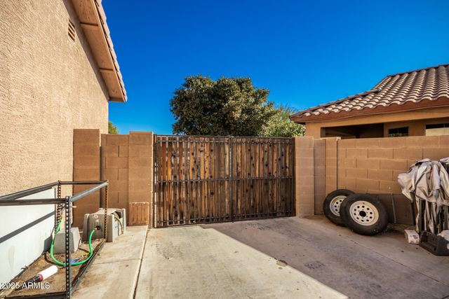 33602 N COBBLE STONE Drive, San Tan Valley, AZ 85143