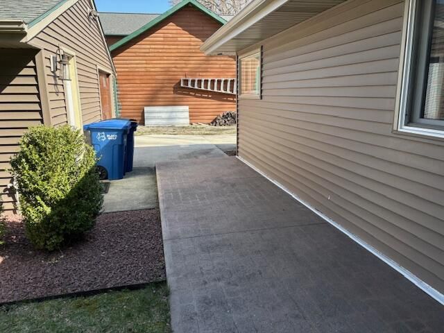 6770 Lee Harbor LANE, Oshkosh, WI 54902