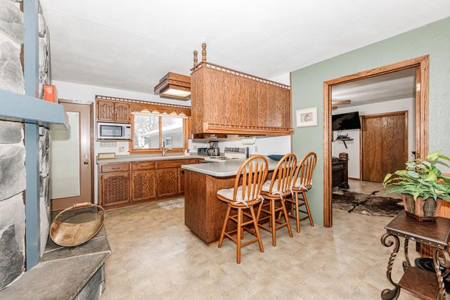 6770 Lee Harbor LANE, Oshkosh, WI 54902