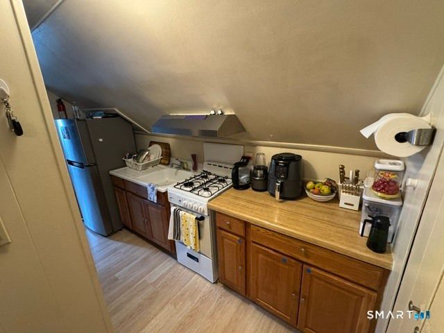 19-21 Warner Street, Hartford, CT 06114