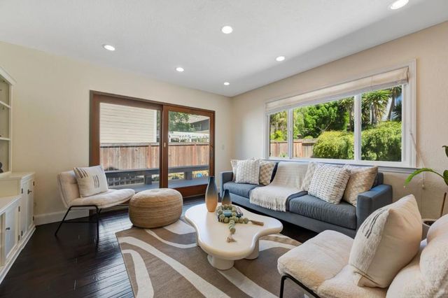 215 Nataqua Avenue, Pacifica, CA 94044