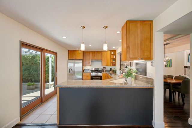 215 Nataqua Avenue, Pacifica, CA 94044