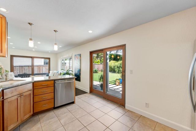 215 Nataqua Avenue, Pacifica, CA 94044