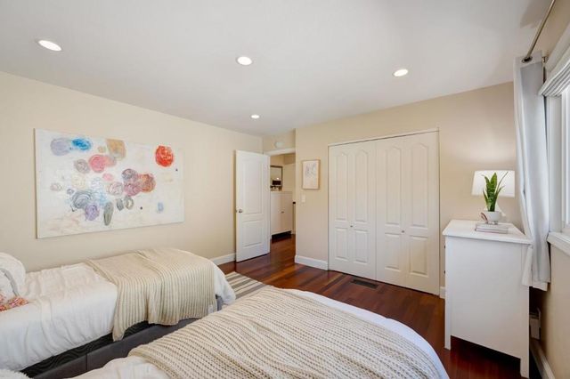 215 Nataqua Avenue, Pacifica, CA 94044