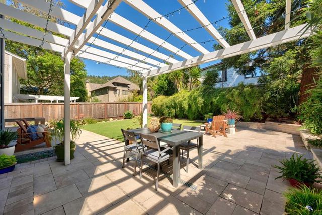 215 Nataqua Avenue, Pacifica, CA 94044