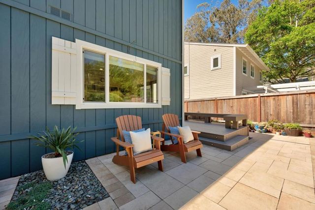 215 Nataqua Avenue, Pacifica, CA 94044