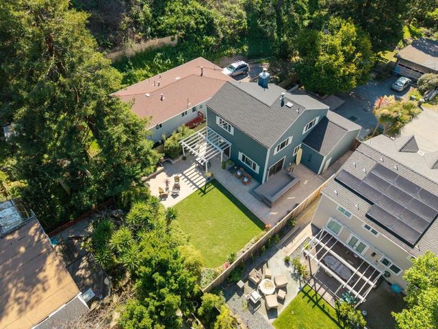 215 Nataqua Avenue, Pacifica, CA 94044