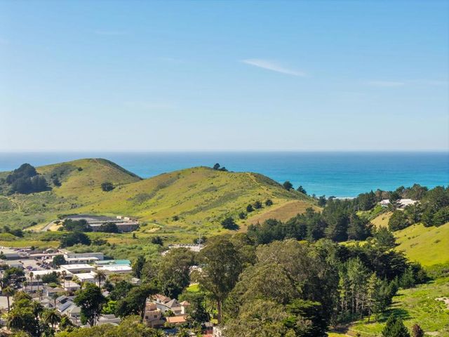 215 Nataqua Avenue, Pacifica, CA 94044