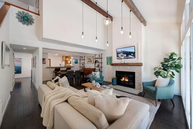 215 Nataqua Avenue, Pacifica, CA 94044