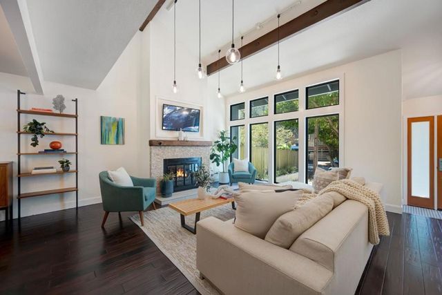 215 Nataqua Avenue, Pacifica, CA 94044