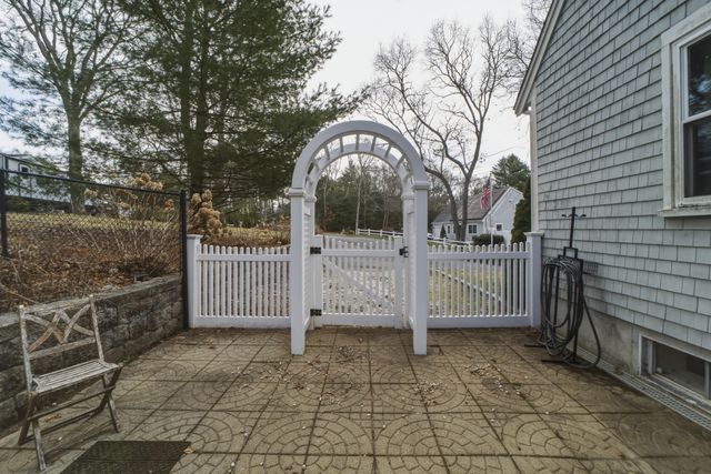 50 Samoset Road, Marstons Mills, MA 02648