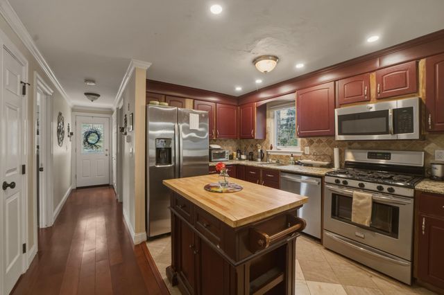 50 Samoset Road, Marstons Mills, MA 02648