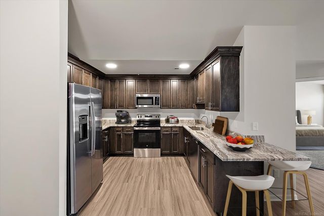 8292 Heywood Circle Unit 4, Sterling Heights, MI 48312