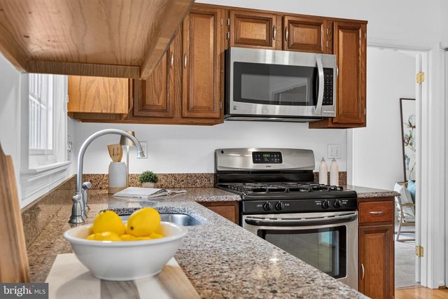 9021 PARLIAMENT DR, Burke, VA 22015