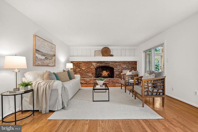9021 PARLIAMENT DR, Burke, VA 22015
