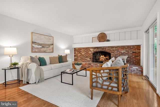 9021 PARLIAMENT DR, Burke, VA 22015