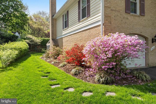 9021 PARLIAMENT DR, Burke, VA 22015