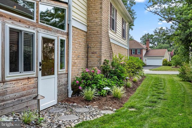 9021 PARLIAMENT DR, Burke, VA 22015