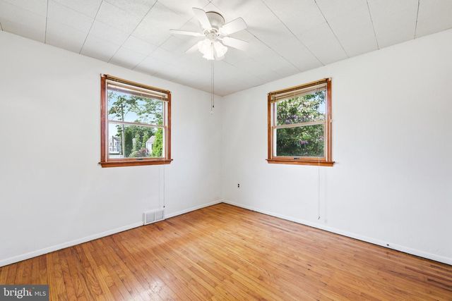 22 MAPLEVIEW DR, Feasterville Trevose, PA 19053