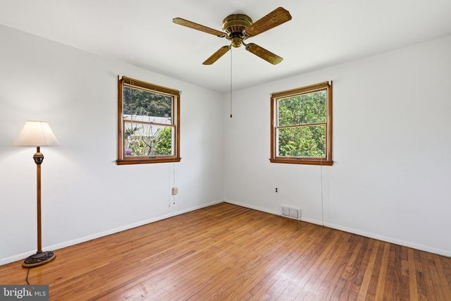 22 MAPLEVIEW DR, Feasterville Trevose, PA 19053