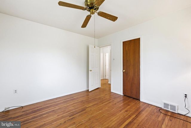 22 MAPLEVIEW DR, Feasterville Trevose, PA 19053