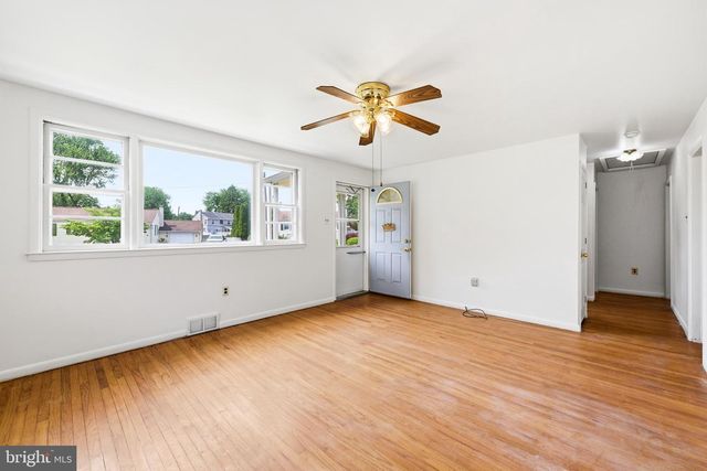 22 MAPLEVIEW DR, Feasterville Trevose, PA 19053
