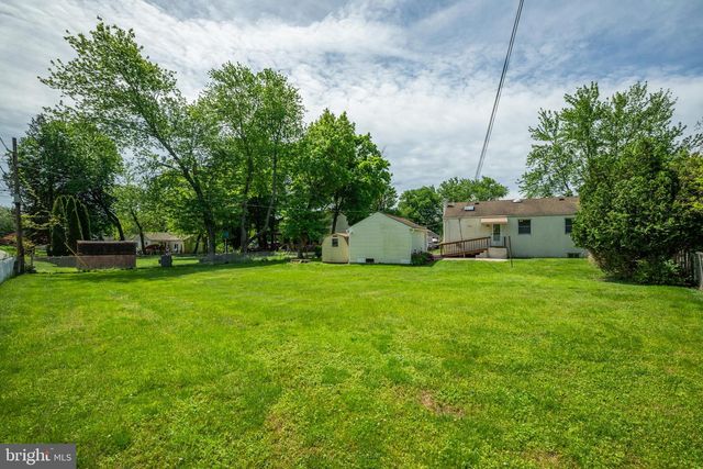 22 MAPLEVIEW DR, Feasterville Trevose, PA 19053