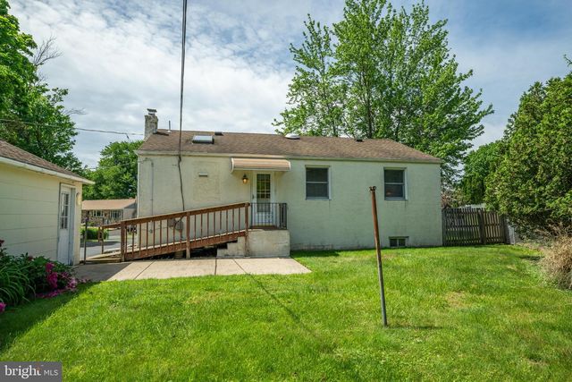 22 MAPLEVIEW DR, Feasterville Trevose, PA 19053