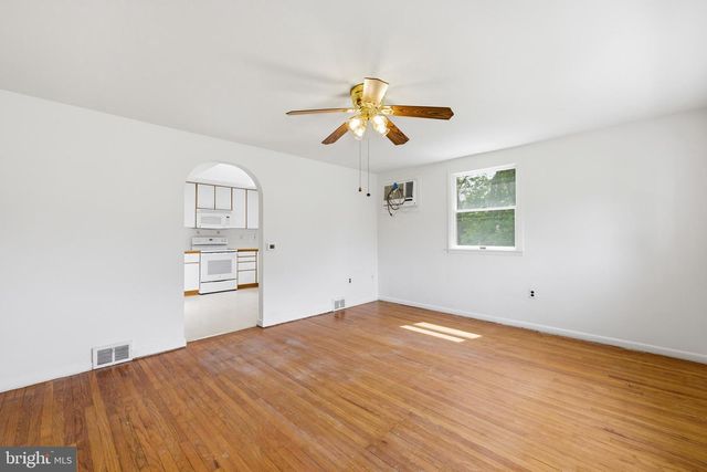 22 MAPLEVIEW DR, Feasterville Trevose, PA 19053