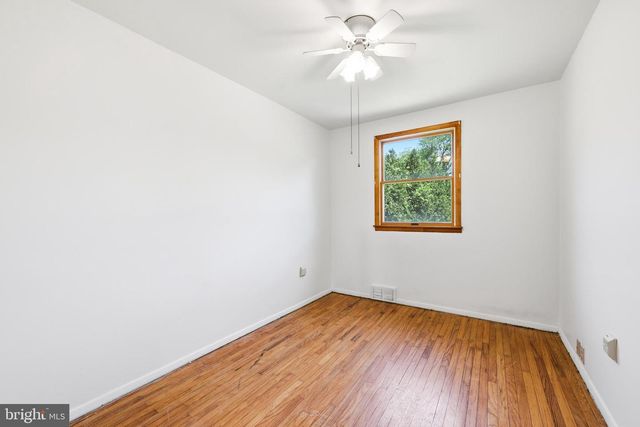 22 MAPLEVIEW DR, Feasterville Trevose, PA 19053