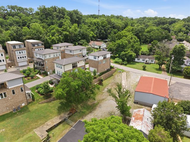 105 Demoss Rd, Nashville, TN 37209