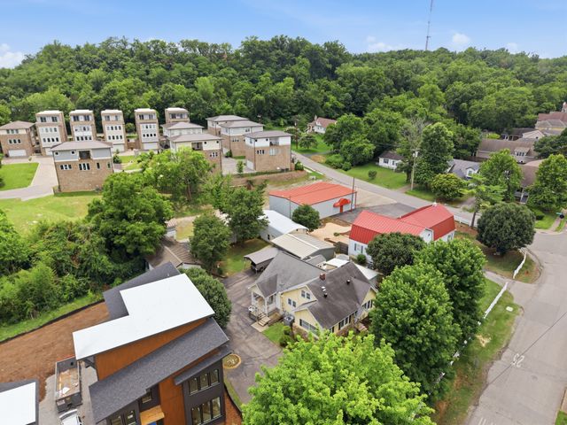 105 Demoss Rd, Nashville, TN 37209