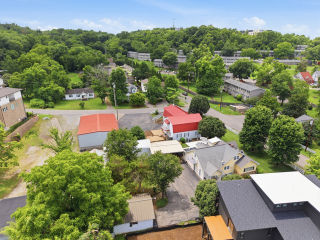 105 Demoss Rd, Nashville, TN 37209