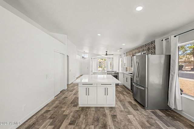 3417 E KELTON Lane, Phoenix, AZ 85032