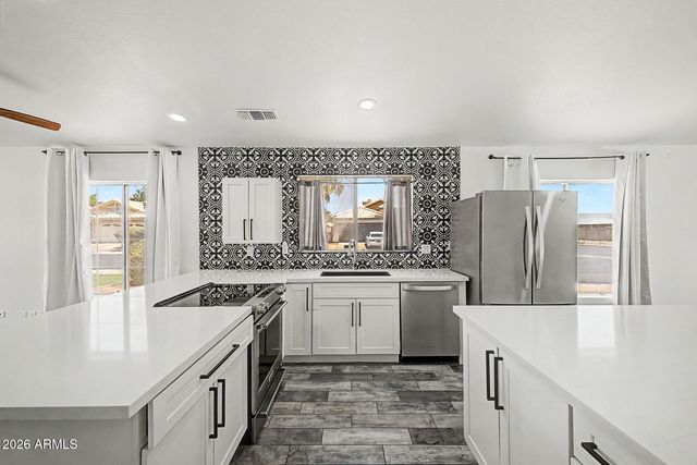 3417 E KELTON Lane, Phoenix, AZ 85032