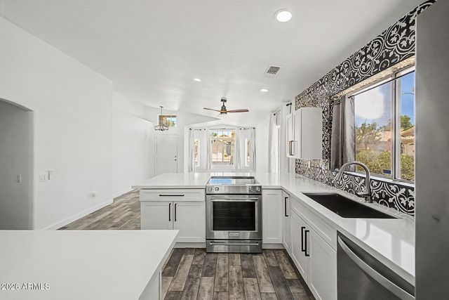 3417 E KELTON Lane, Phoenix, AZ 85032