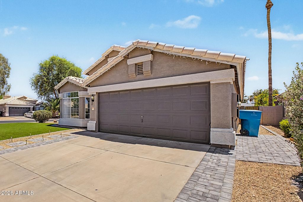 3417 E KELTON Lane, Phoenix, AZ 85032 — photo 2