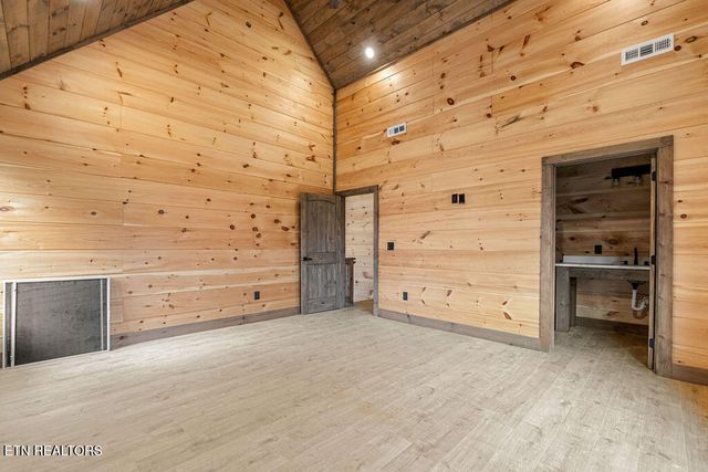 2751 Murray Ridge Rd, Sevierville, TN 37876