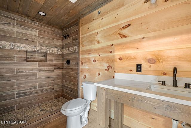 2751 Murray Ridge Rd, Sevierville, TN 37876