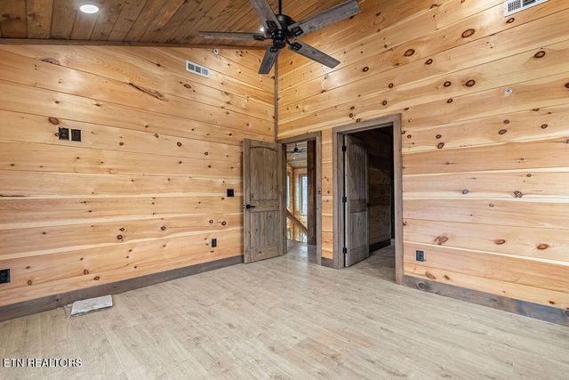 2751 Murray Ridge Rd, Sevierville, TN 37876