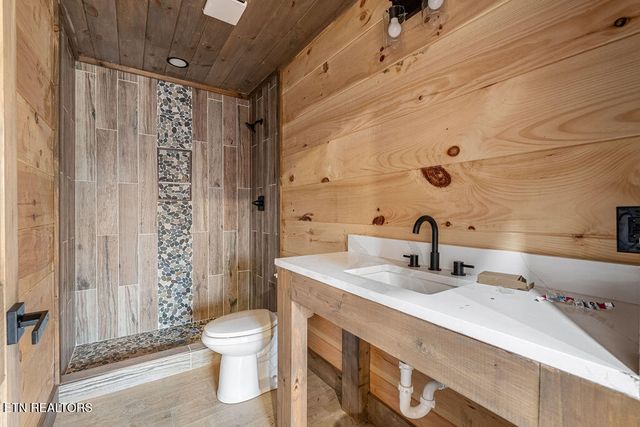 2751 Murray Ridge Rd, Sevierville, TN 37876