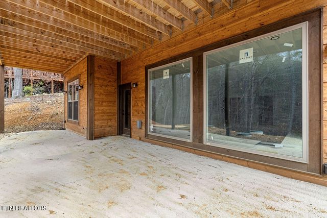 2751 Murray Ridge Rd, Sevierville, TN 37876