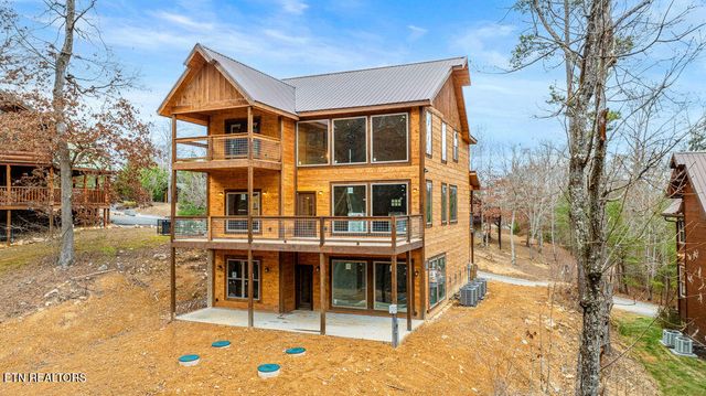 2751 Murray Ridge Rd, Sevierville, TN 37876