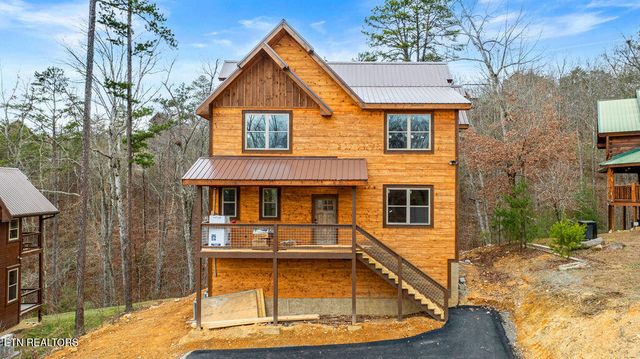 2751 Murray Ridge Rd, Sevierville, TN 37876