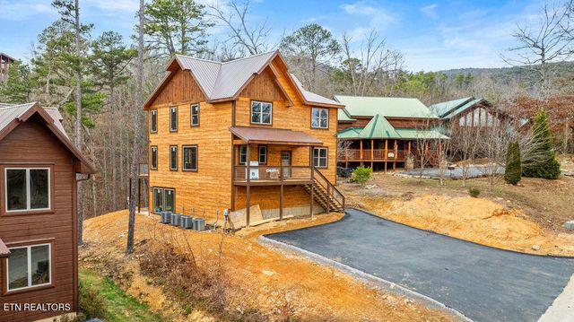 2751 Murray Ridge Rd, Sevierville, TN 37876