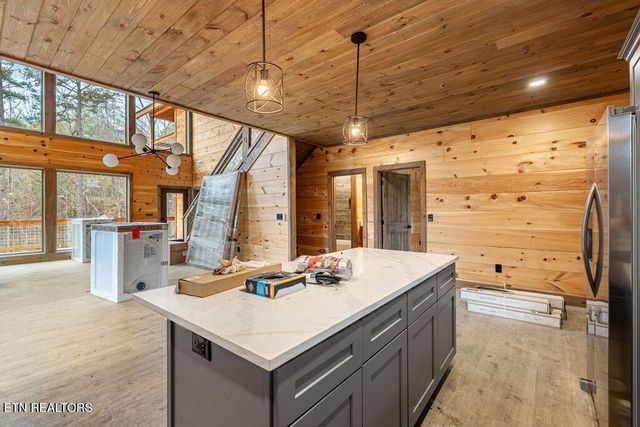 2751 Murray Ridge Rd, Sevierville, TN 37876