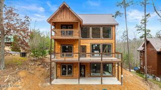 2751 Murray Ridge Rd, Sevierville, TN 37876