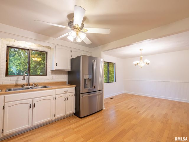 212 GARDENA Avenue, East Peoria, IL 61611